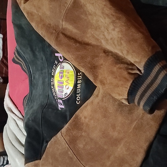 Leather jacket - Picture 7 of 8